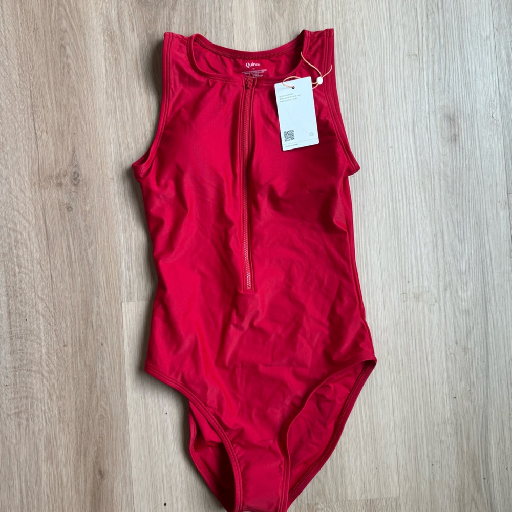 Quince Italian Zip Front One Piece Swimsuit Red Cherry  NEW - Picture 2 of 3
